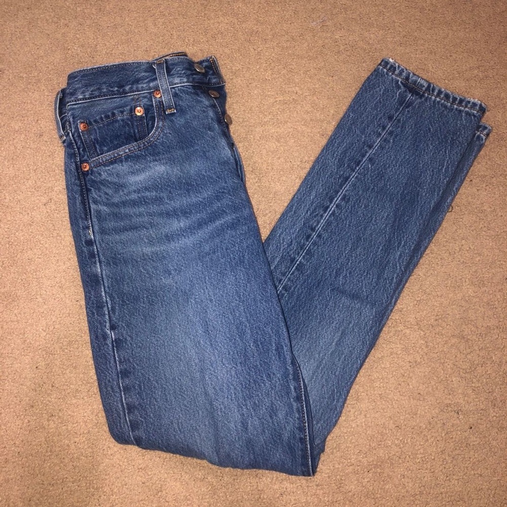Levis - Picture 3 of 3